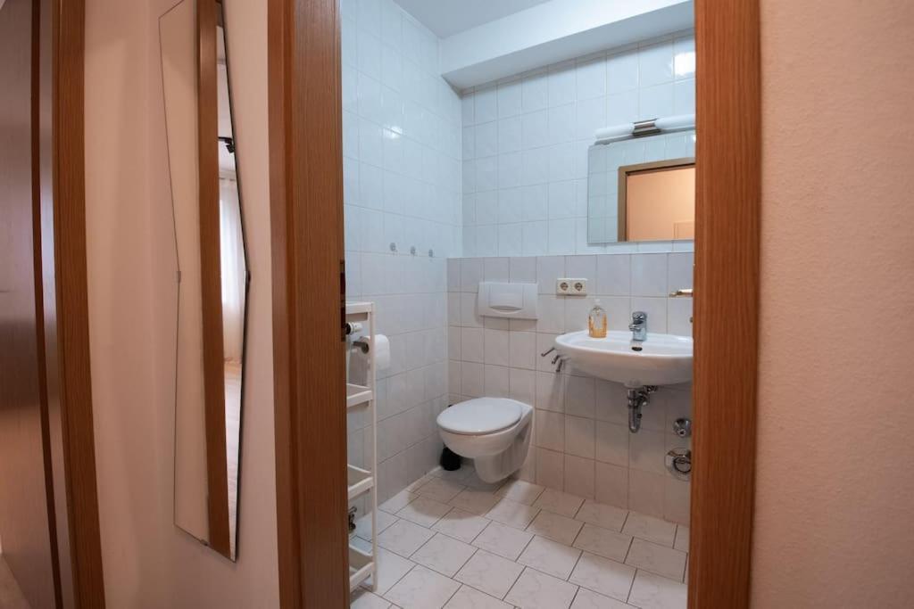 Moderne Einraumwohnung In Leipzig Mit Netflix Zugang Екстериор снимка